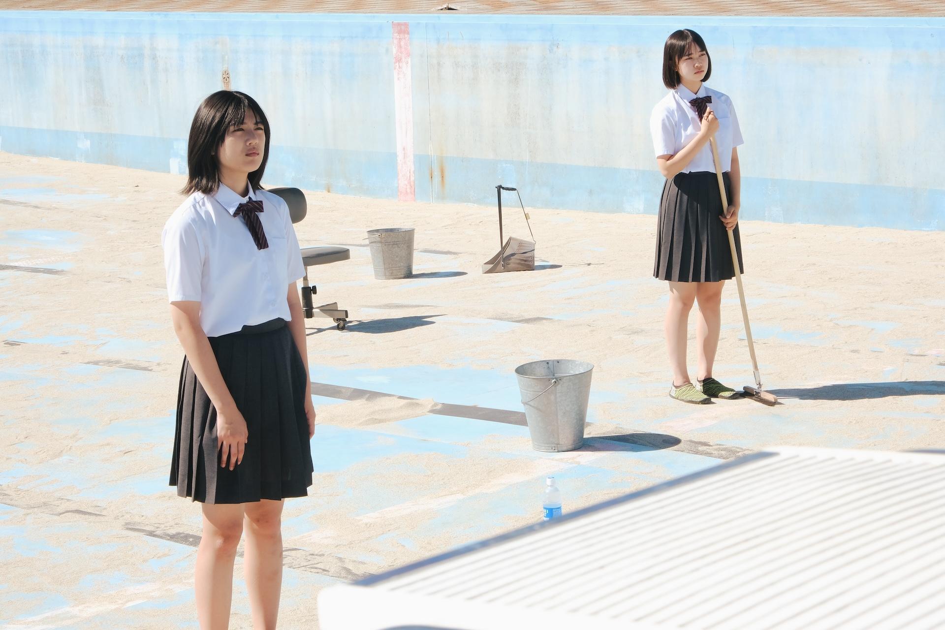 清田美久莉(左)過去曾演出人氣日劇《初戀》,笑稱自己是四人當中年紀最長的。(圖/天馬行空提供)