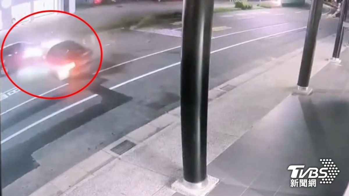 有片/撞擊瞬間曝!宜蘭車禍1死4傷 Mini飛對向撞2車連轉2圈