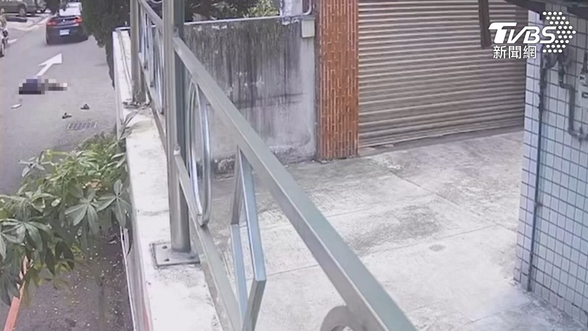 BMW轎車逃離現場。(圖/民眾提供)