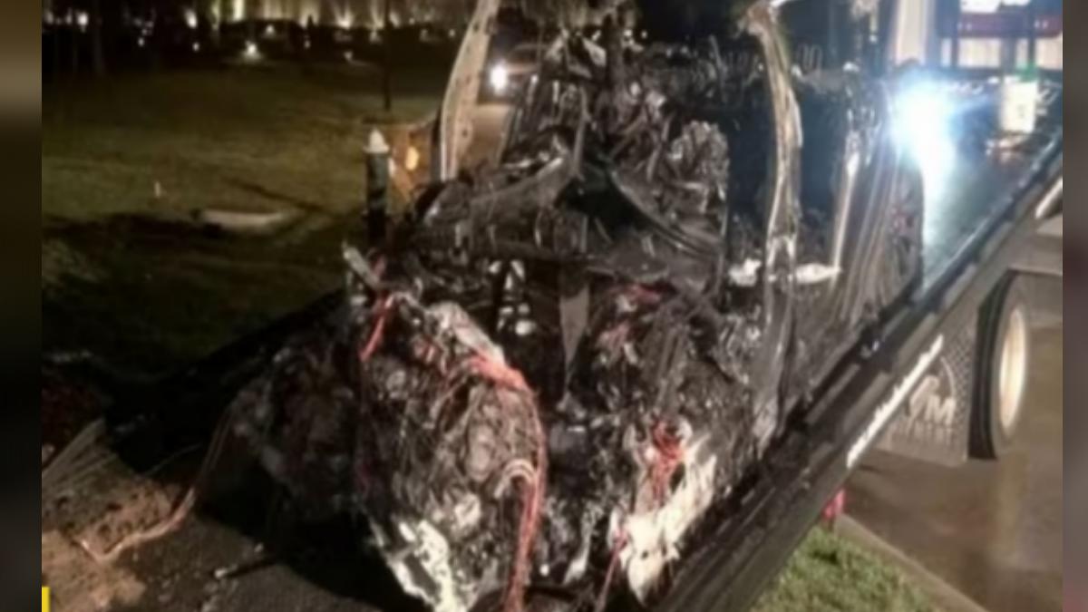 特斯拉嚴重車禍 失控自撞「燒到剩骨架」4人當場死亡