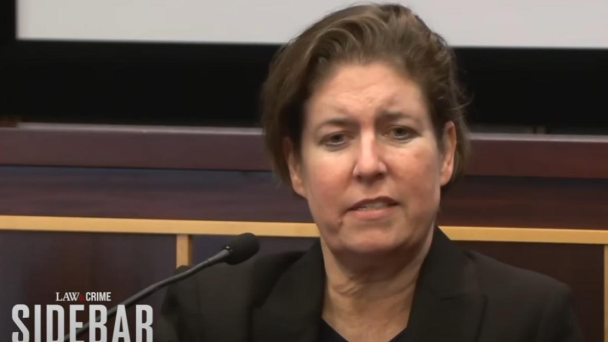姐弟戀變色!女子稱「只是在遊戲」 竟把男友塞行李箱活活悶死
