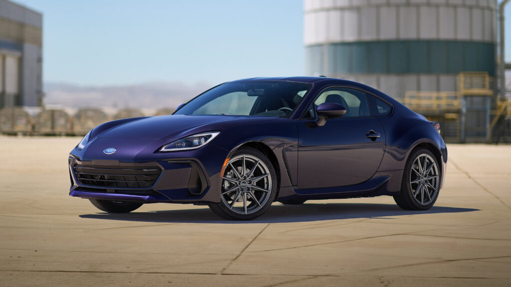換上了專屬車漆,BRZ Series.Purple限量500台。(圖/Subaru提供)