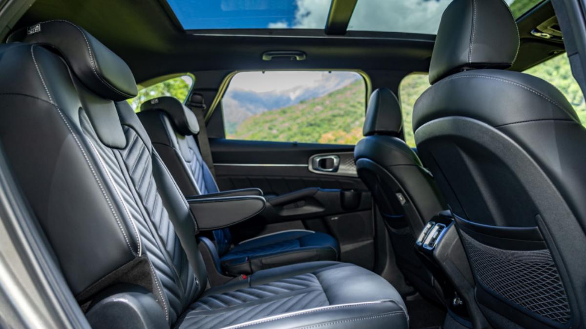 Sorento Turbo-Hybrid車型提供尊榮六人座與七人座,兩種不同的空間配置,滿足多樣化的車主需求。(圖/台灣森那美起亞提供)