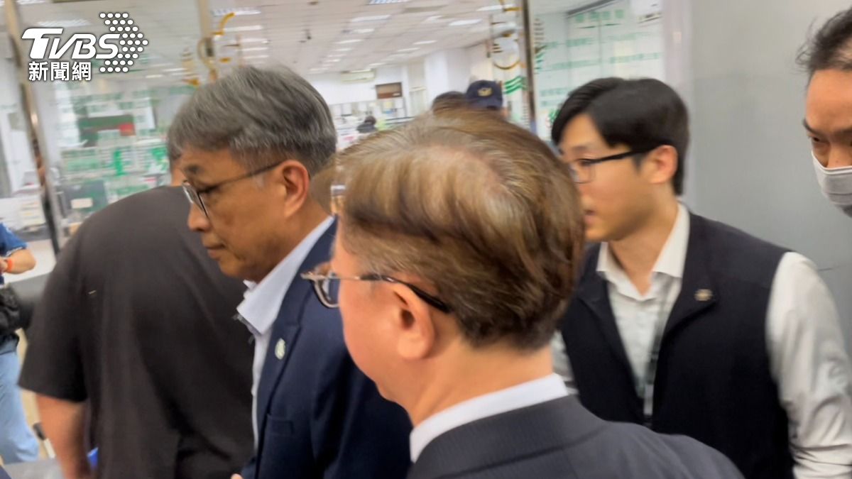 農業部長陳駿季28日被傳喚到案。(圖/潘千詩攝)