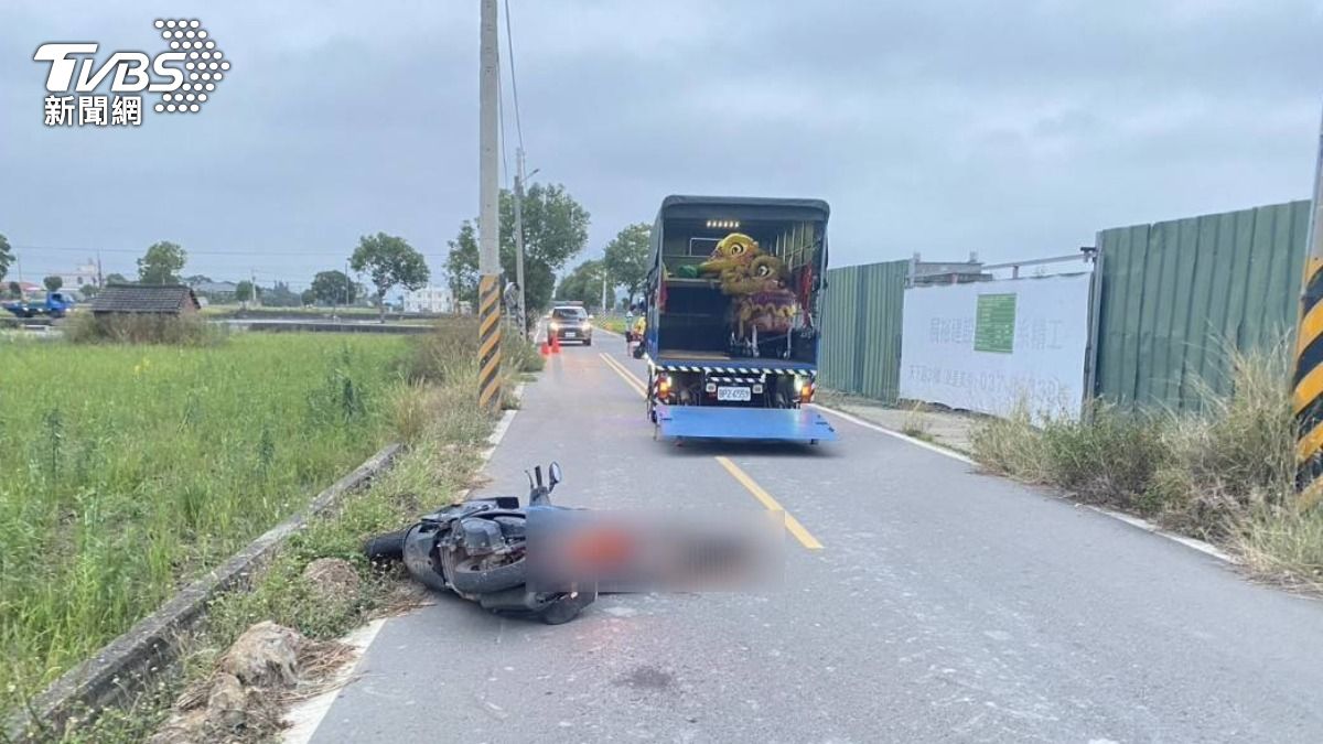 機車騎士當場身亡。(圖/TVBS)