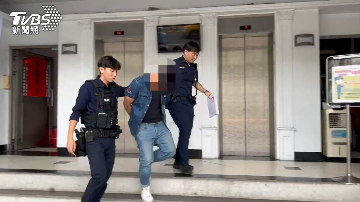 寵物店有攝狼!見女大生美腿受不了 美髮師偷拍裙底被抓包