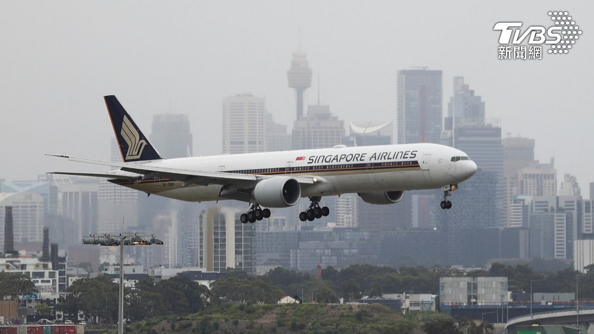 擋風玻璃破裂!新加坡航空波音777客機飛東京 改轉降桃園機場