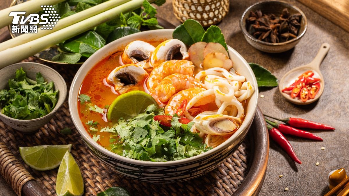 愛吃臭榴槤!泰人看「3項台式飲食」全傻 冬蔭功正確吃法曝