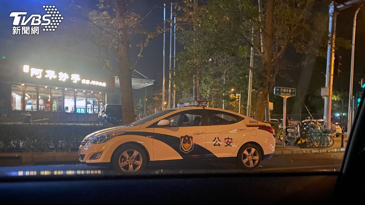 北京隨機砍人5傷!小學外滿地血 入夜警力部署維穩