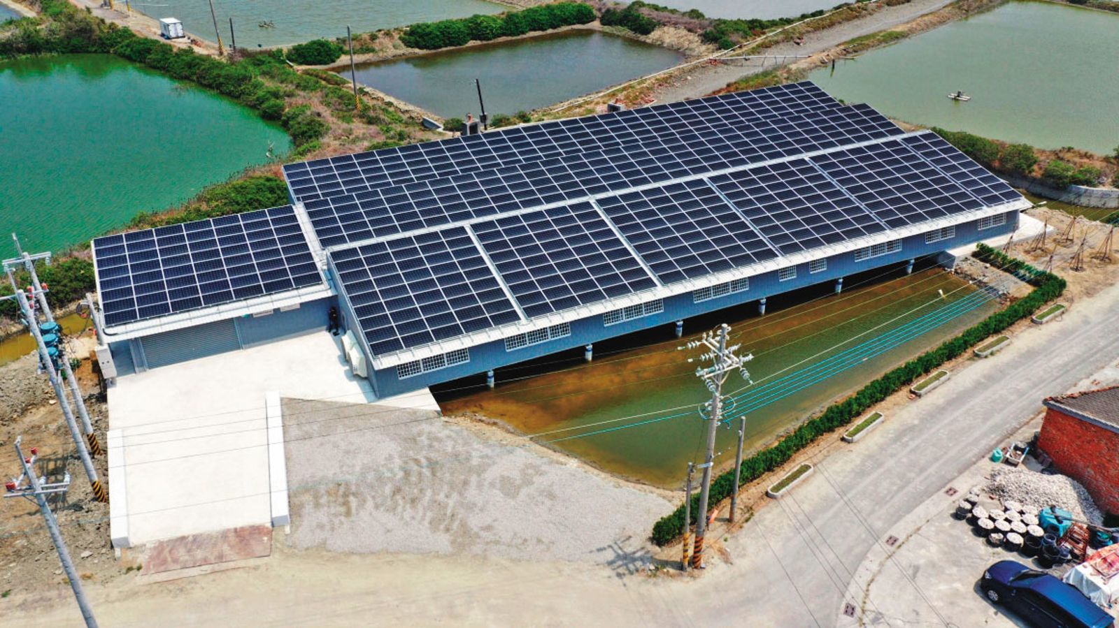 陳啟昱成立台鹽綠能公司發展太陽能光電,因弊案連連,檢調朝違反《證交法》特別背信等罪擴大偵辦中。(圖/翻攝自台鹽綠能官網)