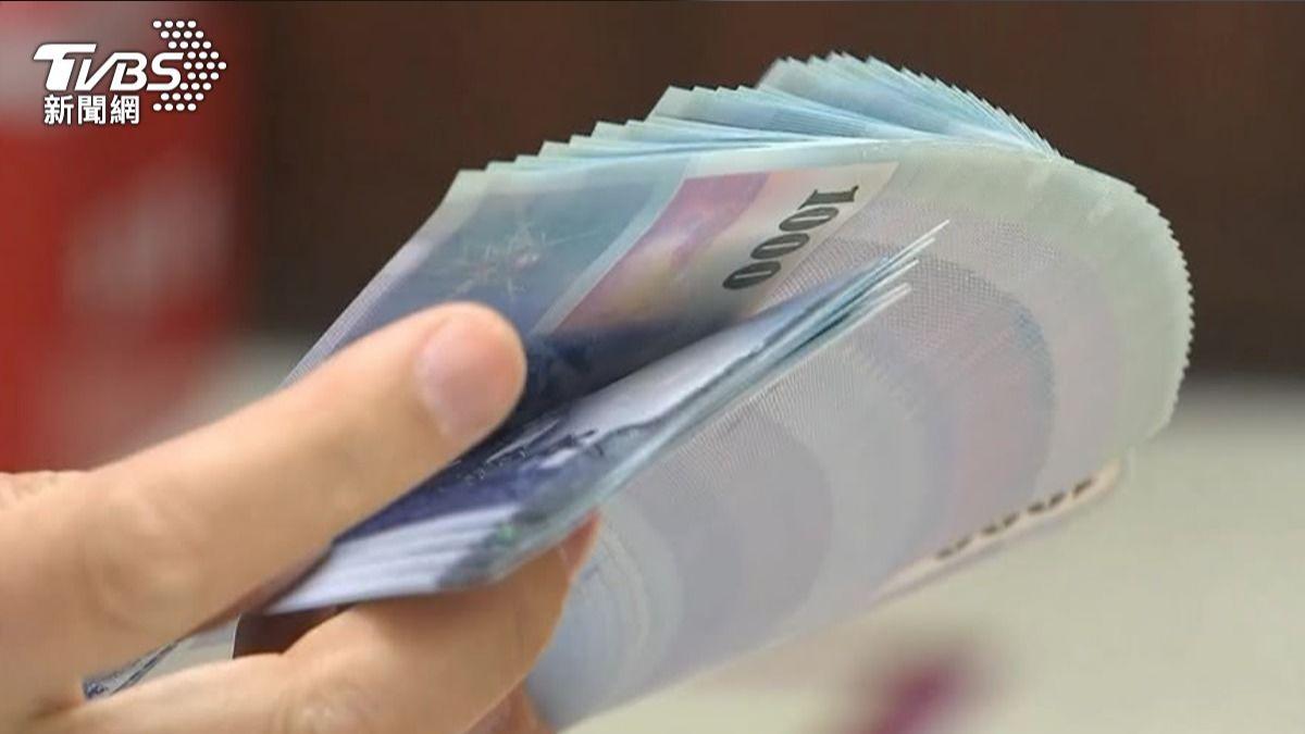 月底發錢了!連2天10筆給付發一排 182萬人均領1.9萬
