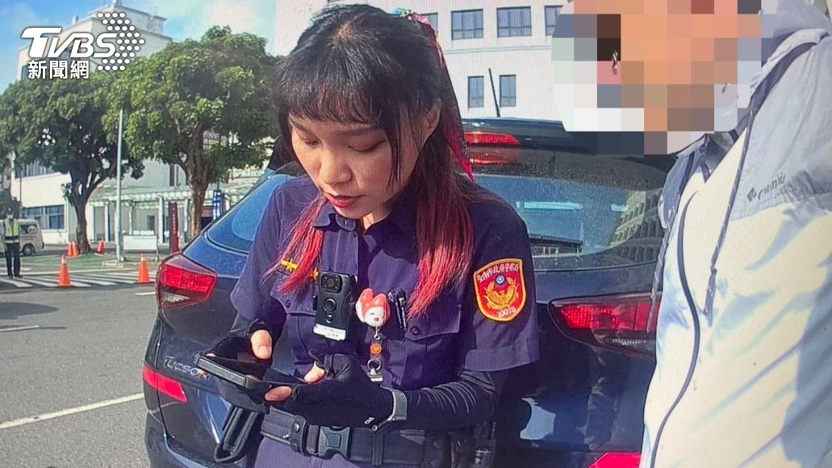 警方聽聞立即開道護送李男。（圖／TVBS）