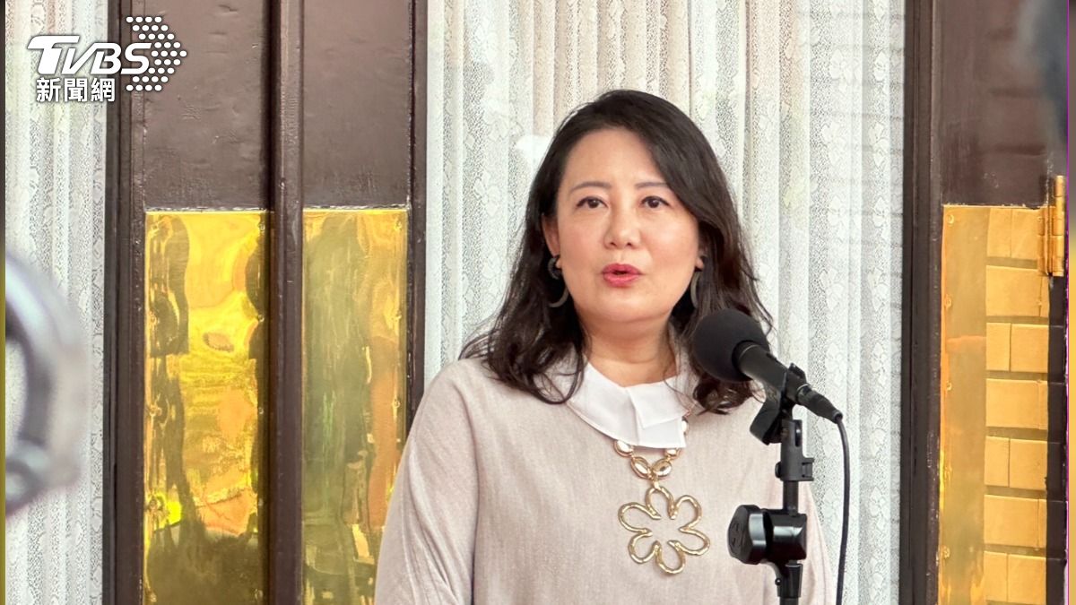 民進黨立委吳思瑤表示,自己現在是民進黨立法院黨團幹事長,沒有心思顧及選舉。(圖/潘袁詩羽攝)