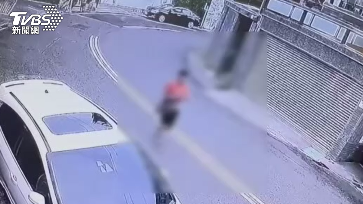 快訊/台中2寶爸送兒上學遭砍血跡斑斑 20歲犯嫌落網動機曝