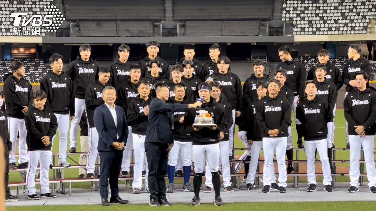 12強/中華隊全員開訓 三朝元老陳冠宇慶34歲生日