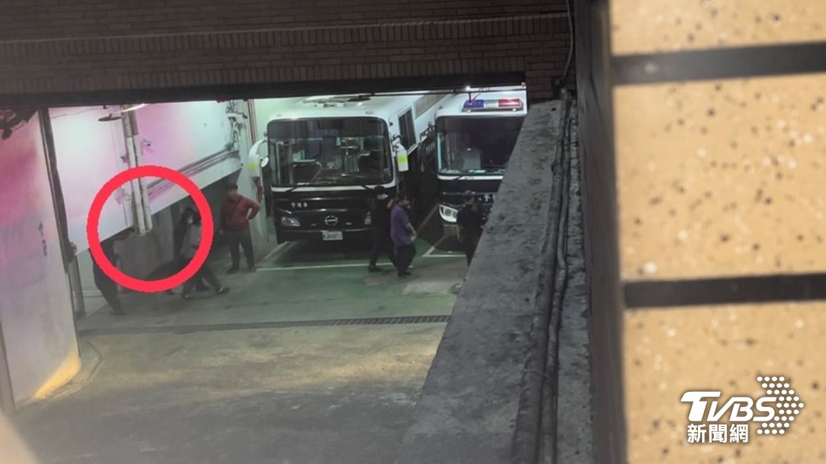 騙2幼女下碧潭拍照溺斃獨游上岸 陸配母殺人罪起訴當庭羈押