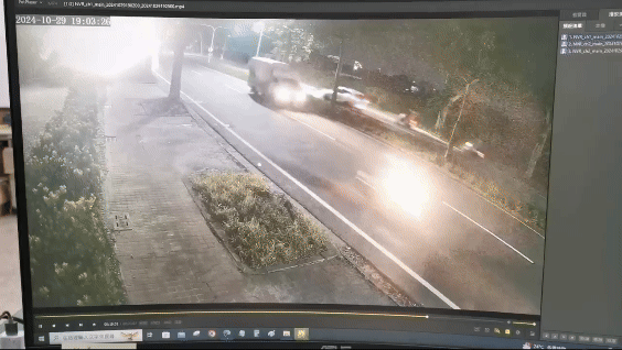 有片/台東阿嬤載孫對撞汽車 機車燒成火球男童命危