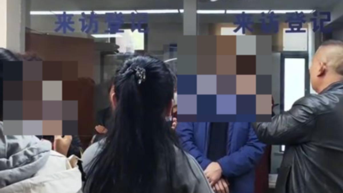 被民眾堵4小時仍解決不了問題!陸規劃副局長尿遁神隱「跳窗跑了」