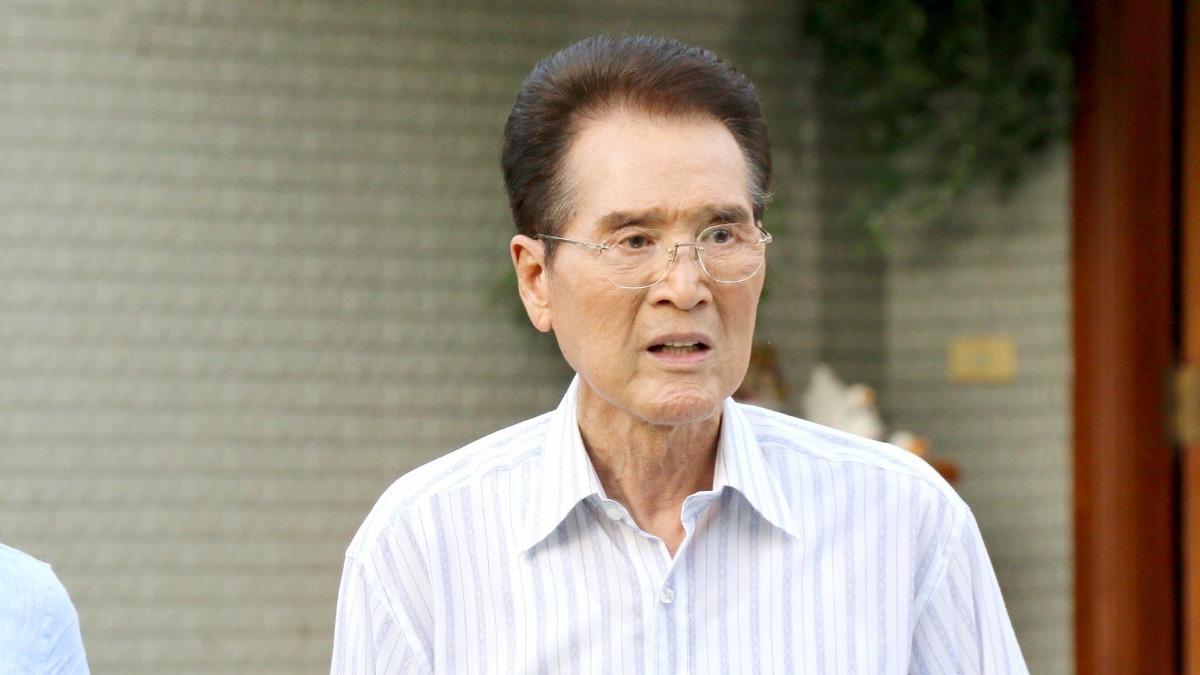 資深男星「感冒辭世」 ！急送台大醫治　兒悲痛發聲了