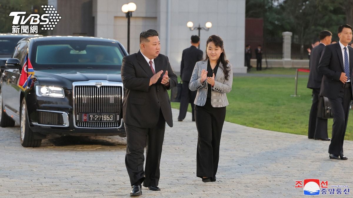 金正恩與女兒雙雙出入各種場合。(圖/達志影像路透社)