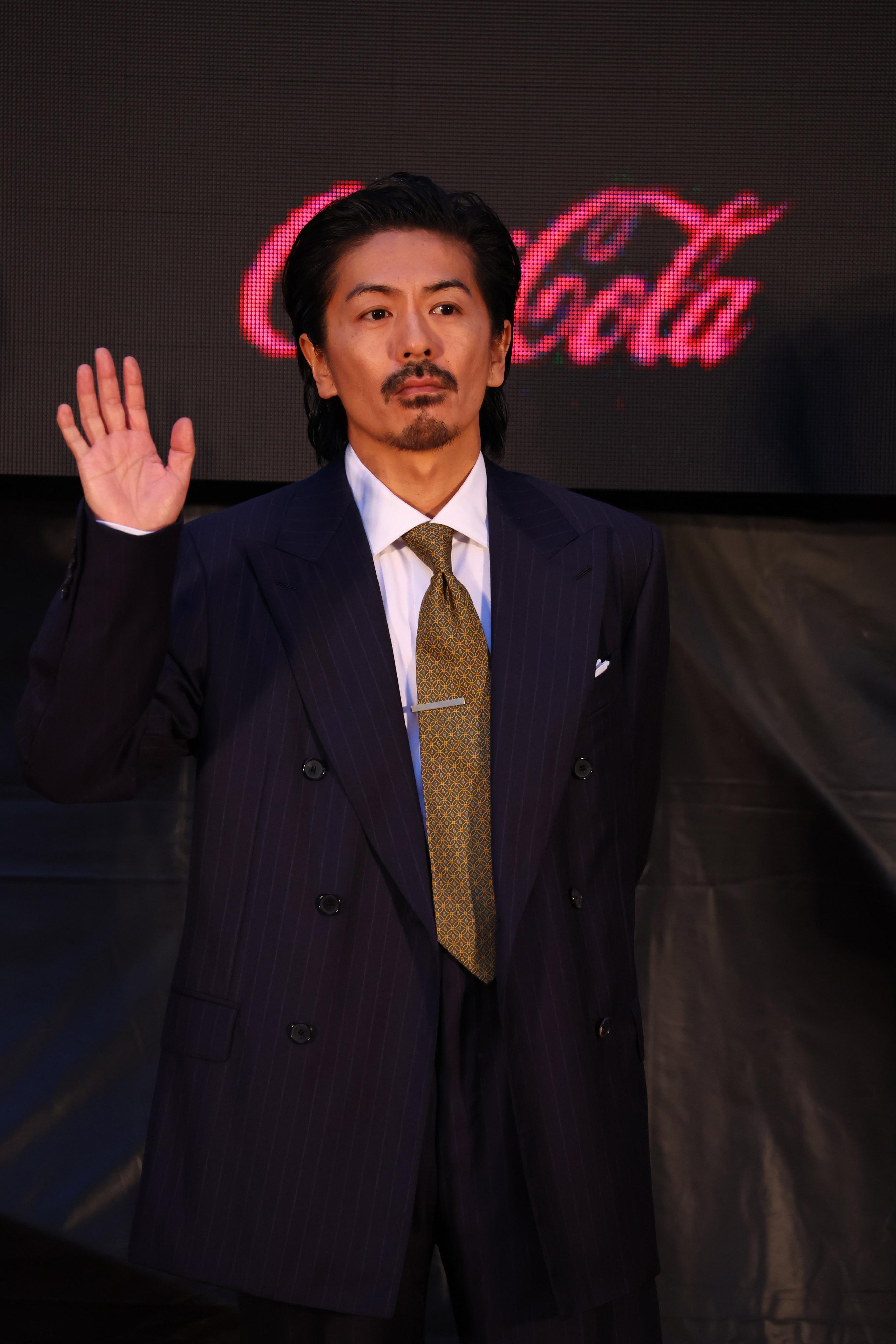 森田剛參與東京影展開幕，揮手打招呼。（圖／2024TIFF提供）