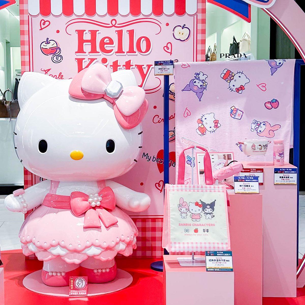 三麗鷗當家花旦Hello Kitty 打卡點位於SOGO敦化館1樓。(圖/遠東SOGO提供)