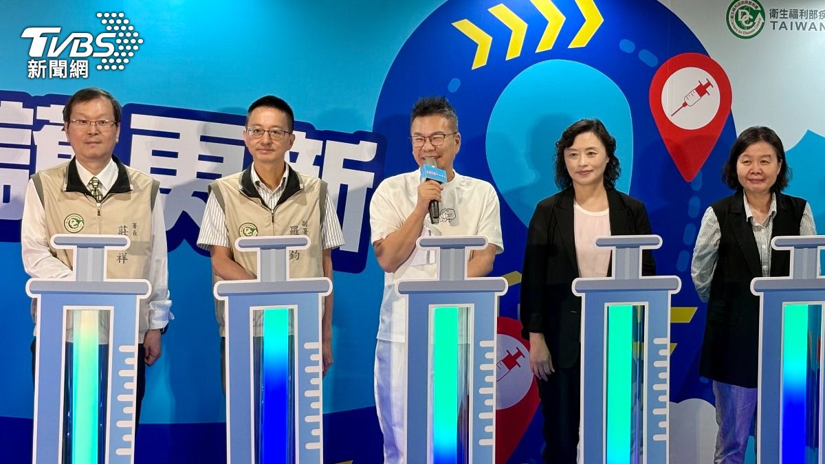 沈玉琳(中)擔任防疫大使參加啟動儀式。(圖/謝毅攝)