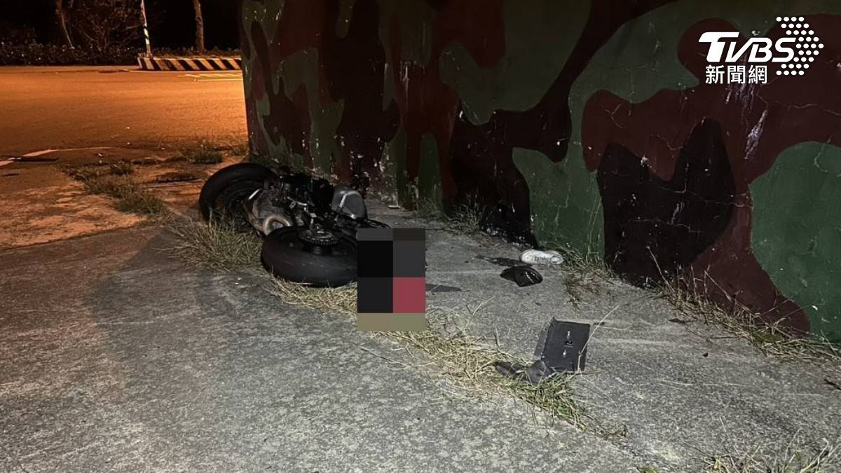 快訊/屏東三軍聯訓基地死亡車禍 重機猛撞軍卡1死1傷