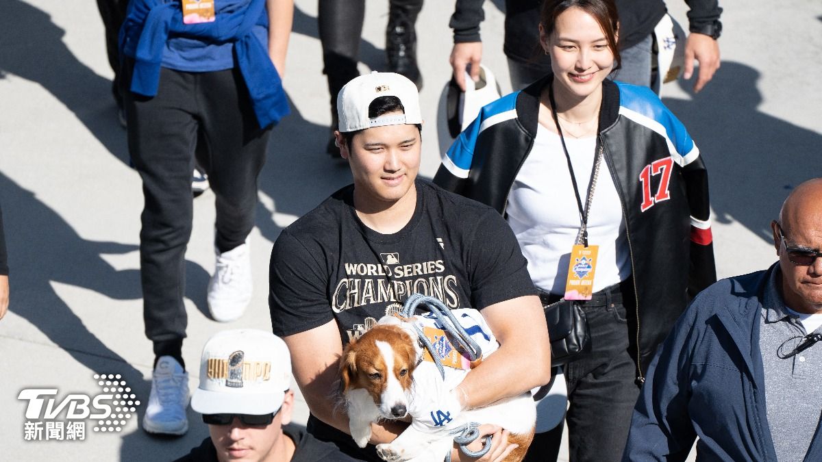 大谷的愛妻田中真美子、愛犬Decoy也有到場共襄盛舉。(圖/達志影像路透社)
