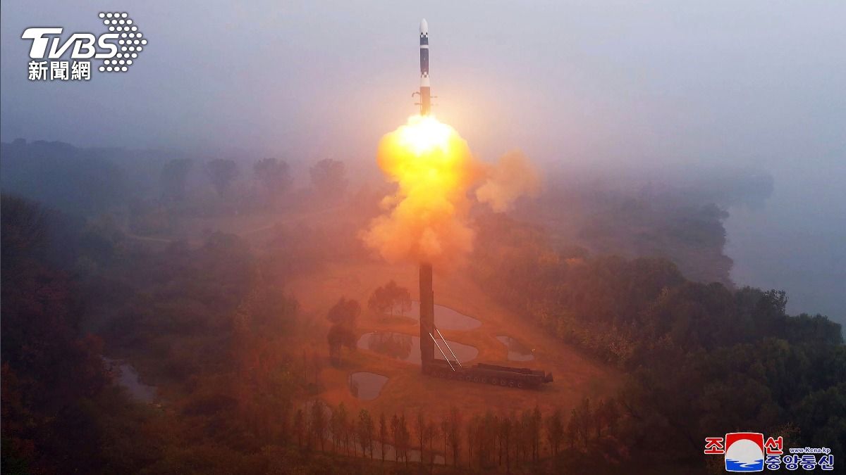 新型固體燃料洲際彈道飛彈「火星-19型」(Hwasong-19)。(圖/達志影像美聯社)
