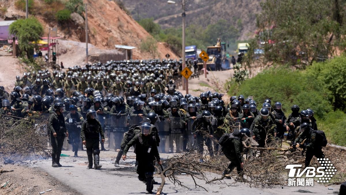 武裝團體占領玻利維亞軍事哨所 前總統支持者為幕後主使