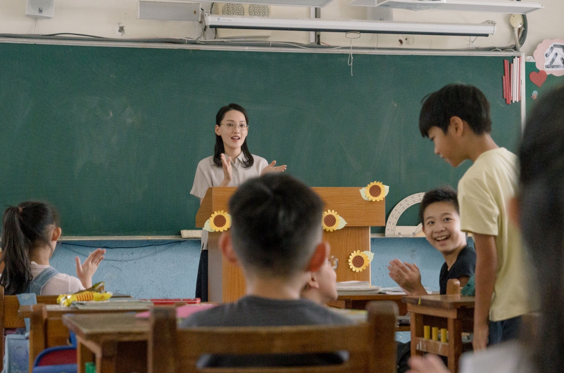 林映唯在《A面:我的一天》中飾演小學老師。(圖/翻攝自金馬影展)