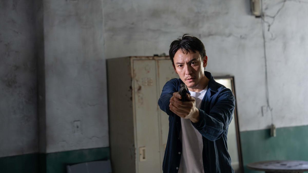 張震拿搶指鏡頭!「面露兇光」血脈賁張畫面曝