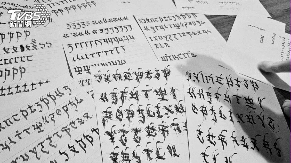 「做作的Daphne」是一位歐文書法家。(圖/陳祁攝)