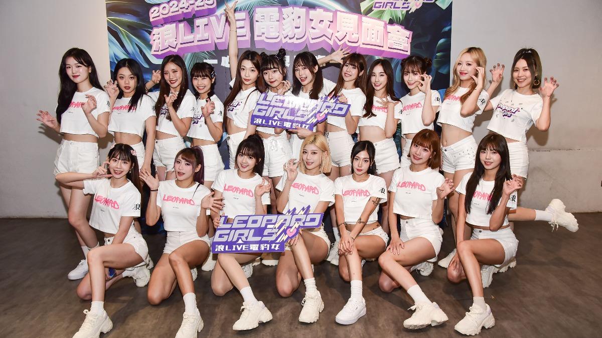 20位浪LIVE電豹女全到齊辦簽名會。（圖／想想時間有限公司提供）
