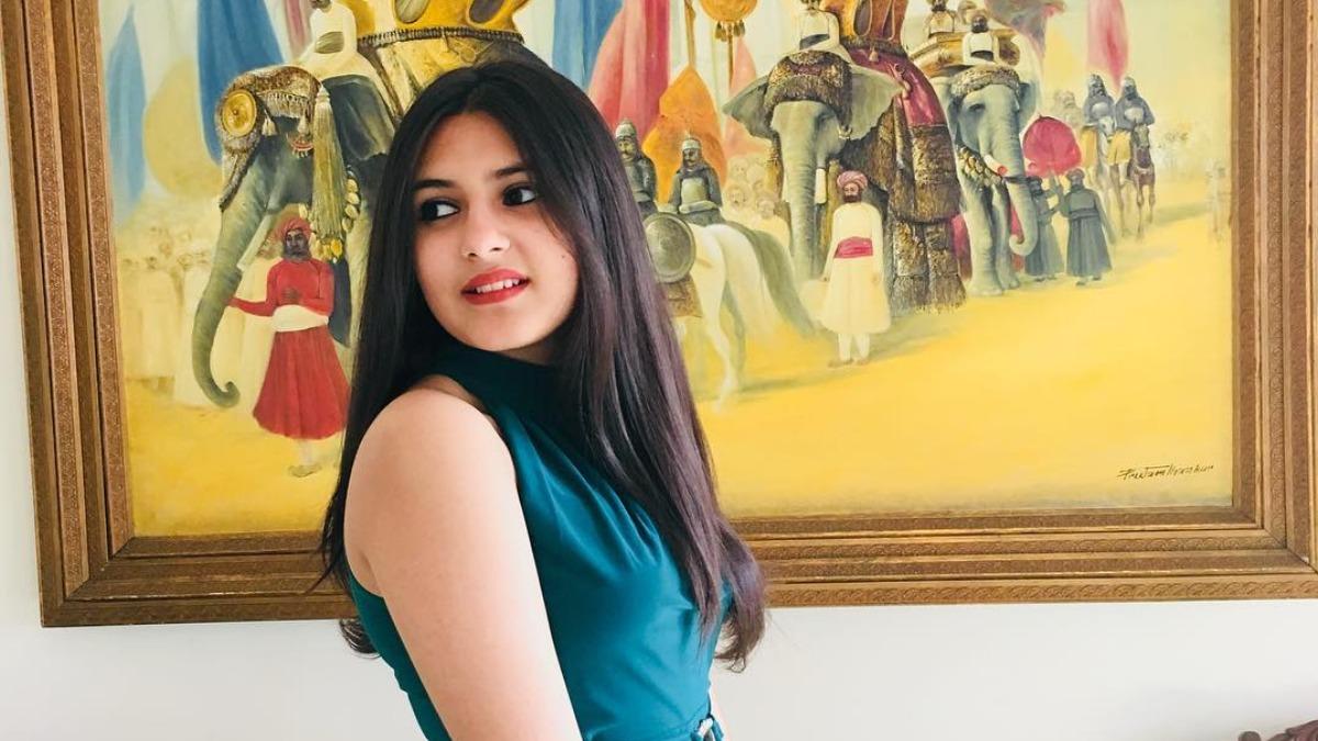 19歲的童星罹罕見免疫性疾病「皮肌炎」病逝。（圖／翻攝自Suhani Bhatnagar IG）