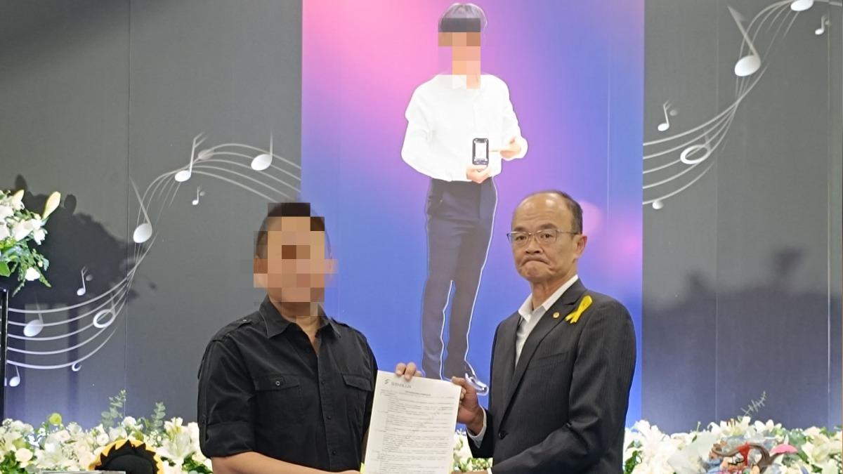 21年航空夢止!朝陽科大生閃違規車自撞亡 爸告別式吐思子情