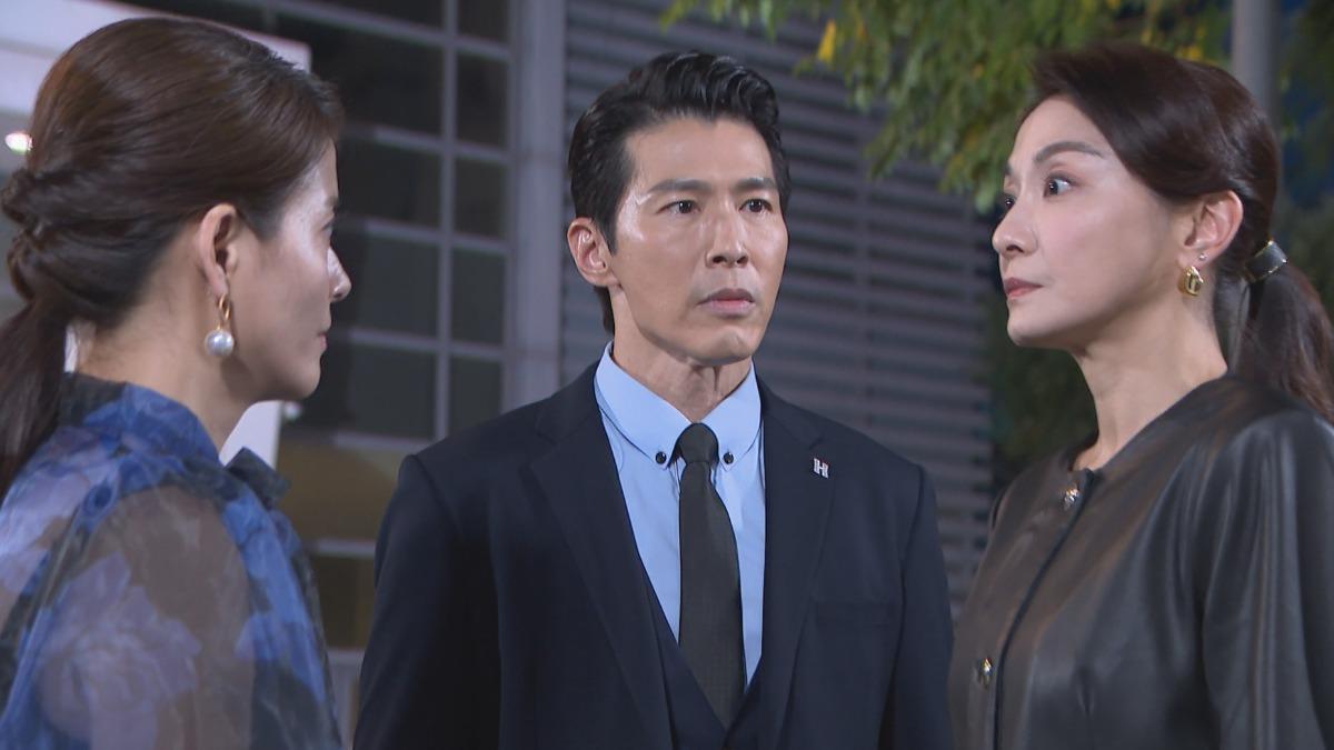 江祖平(右)跟老公初戀王樂妍(左)大鬥法。(圖/三立提供)