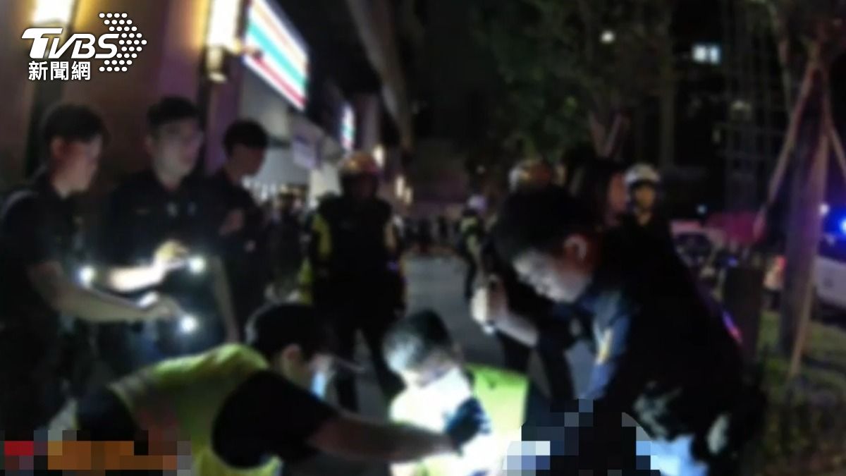 警消到場救援。（圖／TVBS）