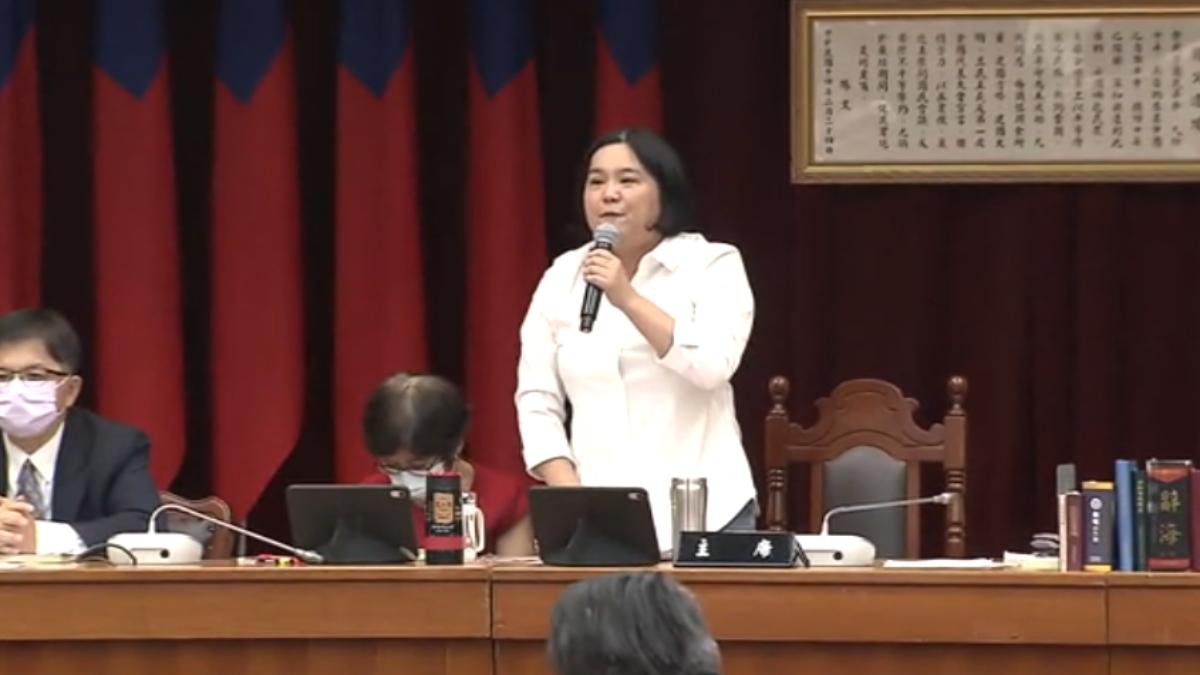 立法院財政委員會今(4日)審查《財政收支劃分法》修正草案,藍綠爆衝突。(圖/TVBS)