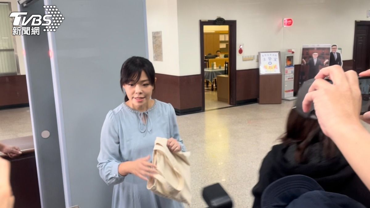 陳時奮誣告勝訴另求償975萬 高虹安律師:17萬機票怎算的?