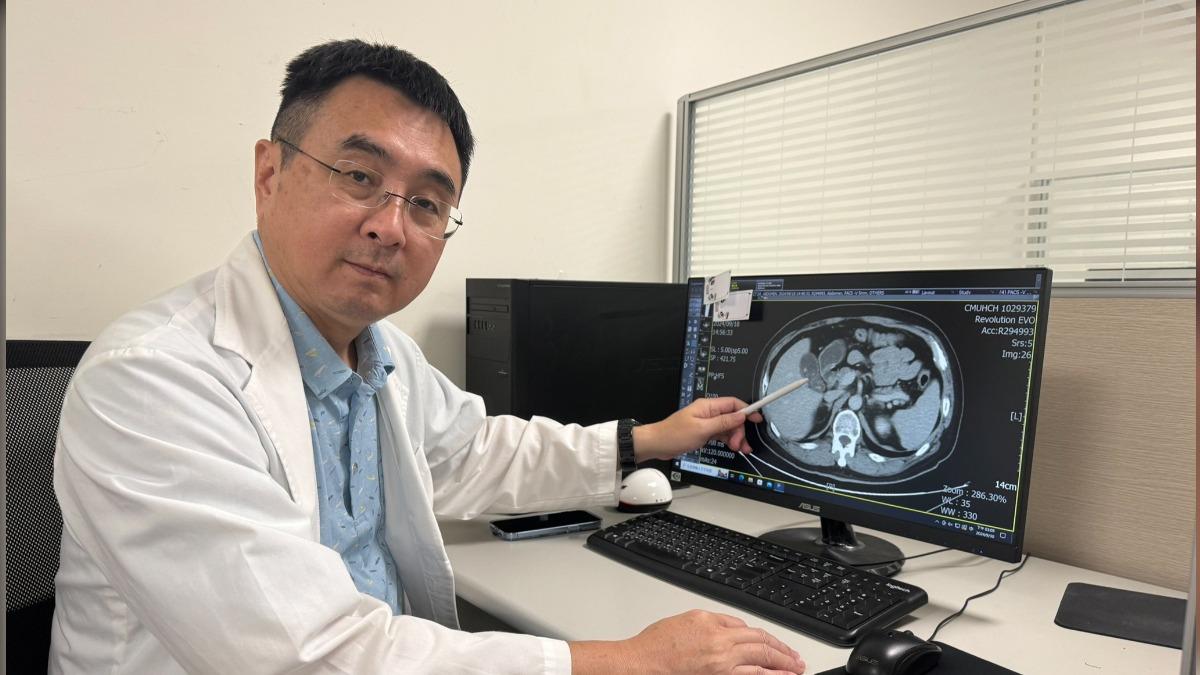 每天喝2000cc水!他驚長「6顆結石」痛到打滾 醫解釋了