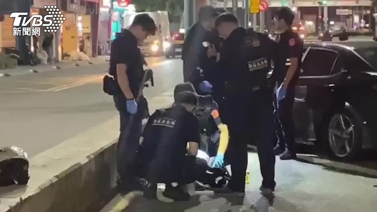 警方於車內搜出毒品。(圖/ TVBS)