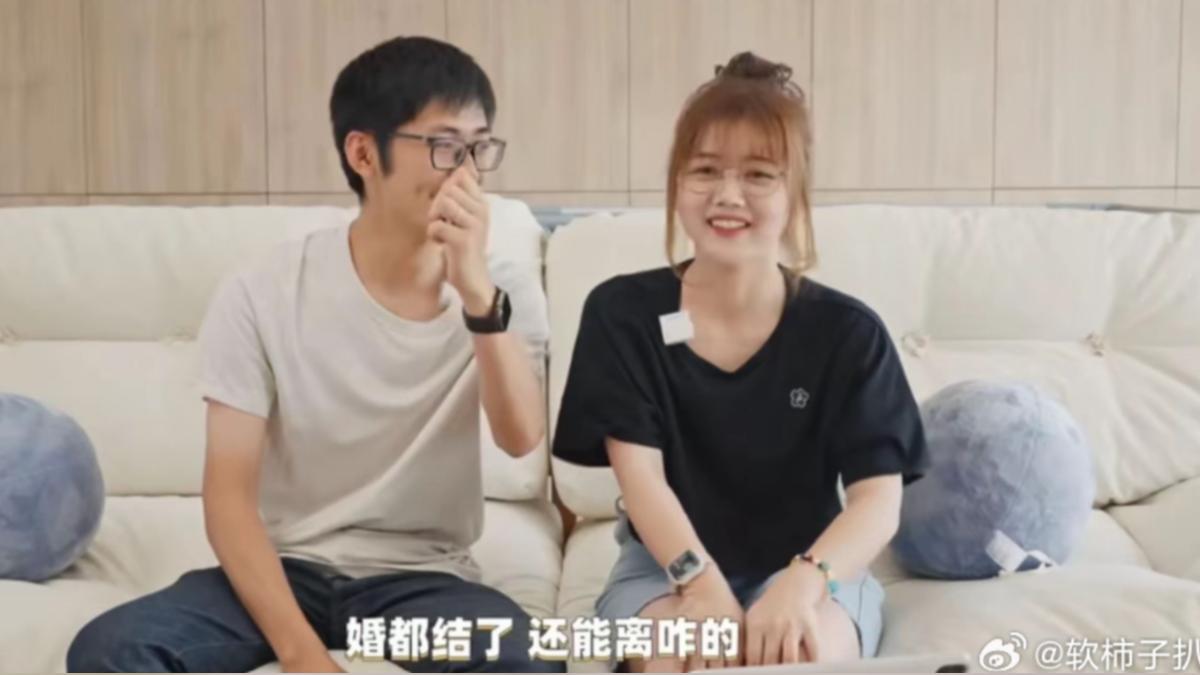 夫妻倆離婚前經常同框。(圖/翻攝自軟柿子扒手微博)