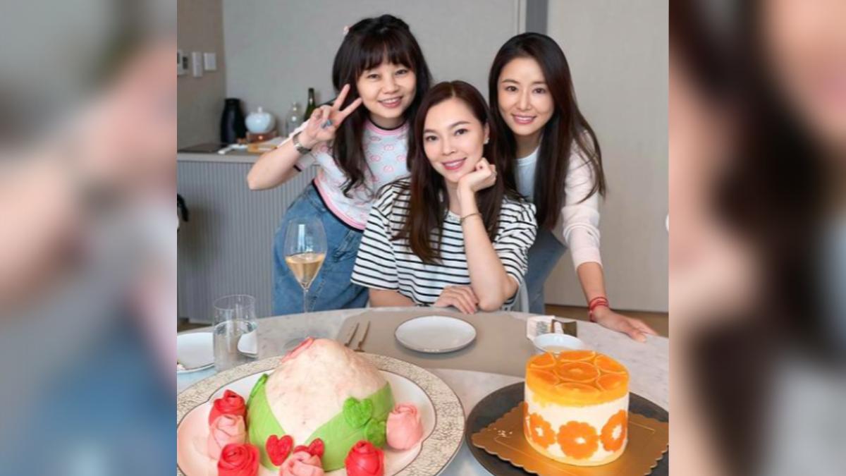 壽桃相當搶戲。(圖/翻攝自en0530 IG)