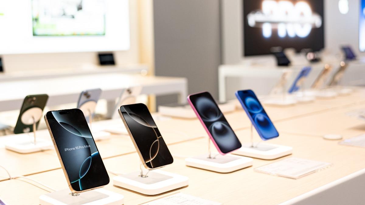 上月「15款手機」降價了!iPhone 16系列這2款狂降2310元