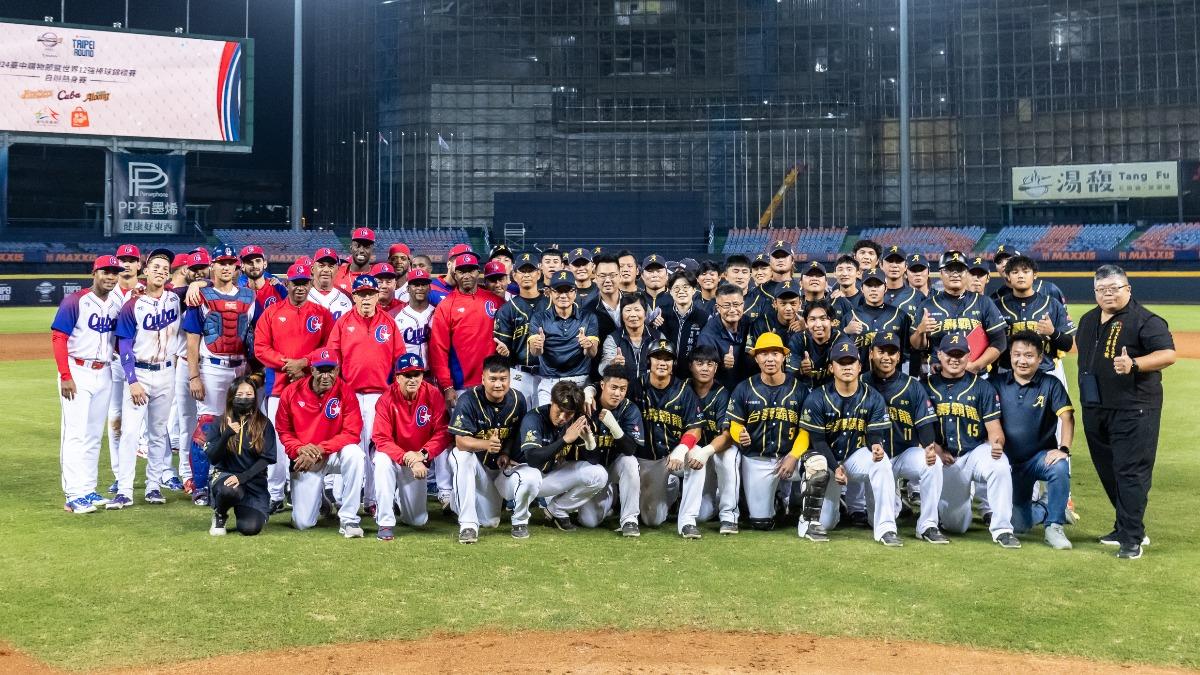 12強/古巴隊熱身賽「1分險勝台壽霸龍隊」 總教練讚:台棒球水準好