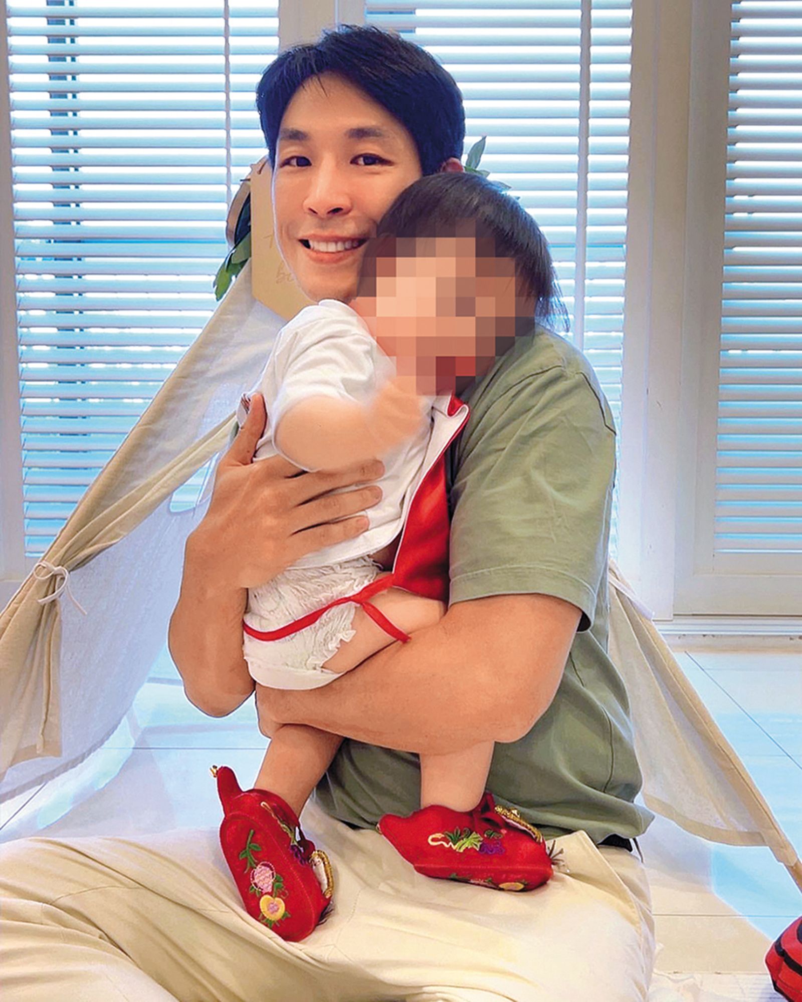 「男主內、女主外」的藍鈞天,確實常在社群網站上曬出自己時尚好爸爸的形象。(圖/翻攝自藍鈞天IG)