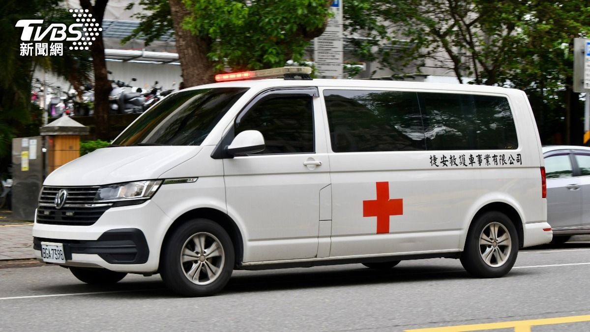 快訊/高雄婦墜12樓當場身亡 倒臥「大樓門口」家屬悲認屍