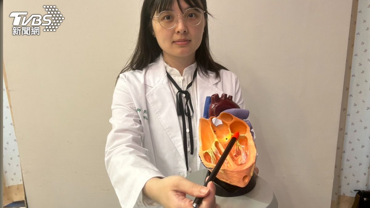 骨肉瘤體積約6公分,約一顆網球大。(圖/林冠丞攝)